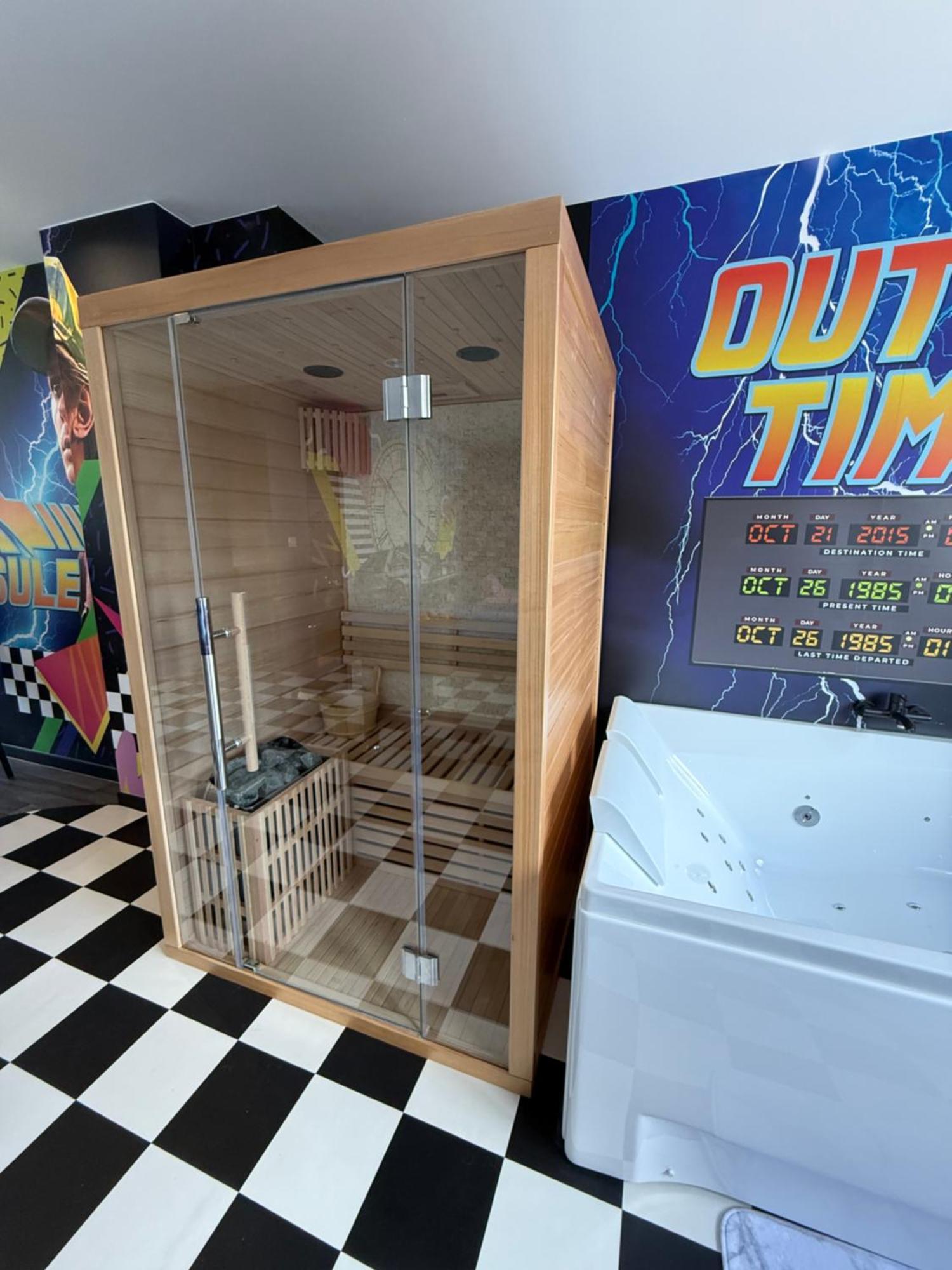 Capsule Retour Vers Le Futur Maubeuge Extérieur photo